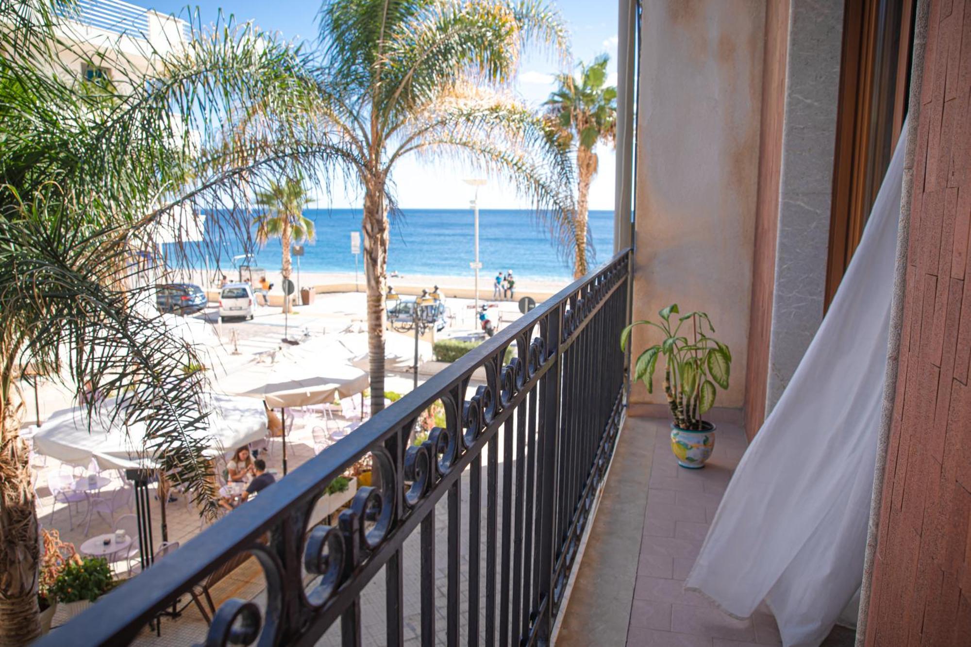 Palazzo Durante Hotel Letojanni Ngoại thất bức ảnh