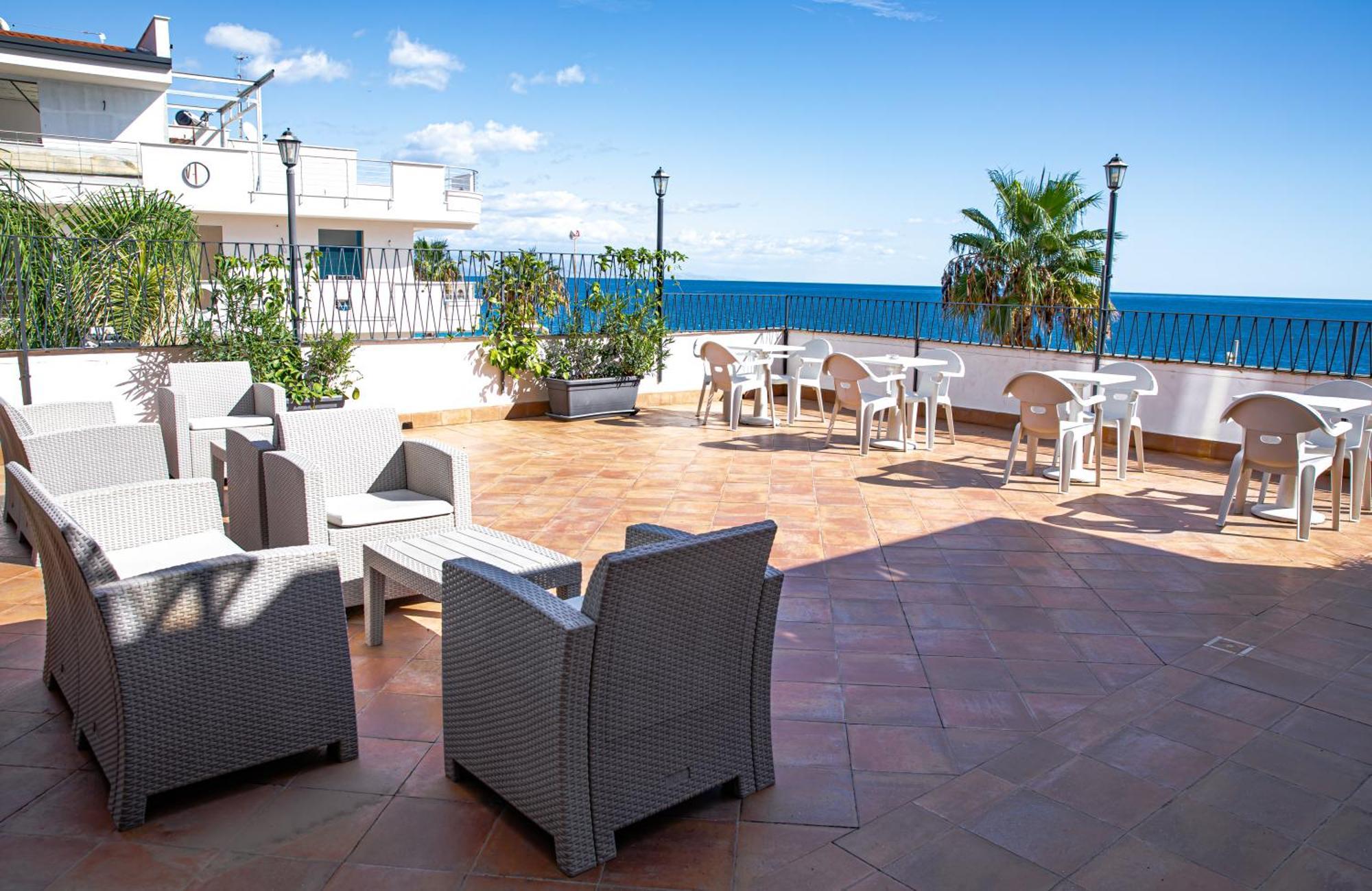 Palazzo Durante Hotel Letojanni Ngoại thất bức ảnh